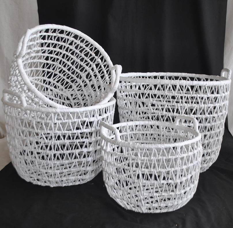 Wicker basket with handle