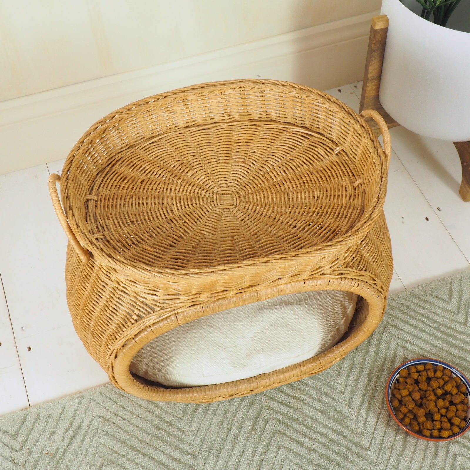 Rattan cat basket with two beds