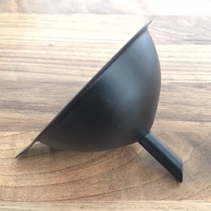 Metal funnel black