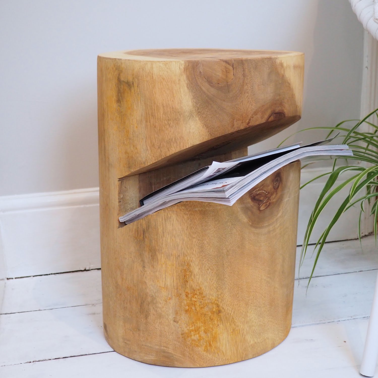 Solid Log Coffee Table with Shelf with Magazines