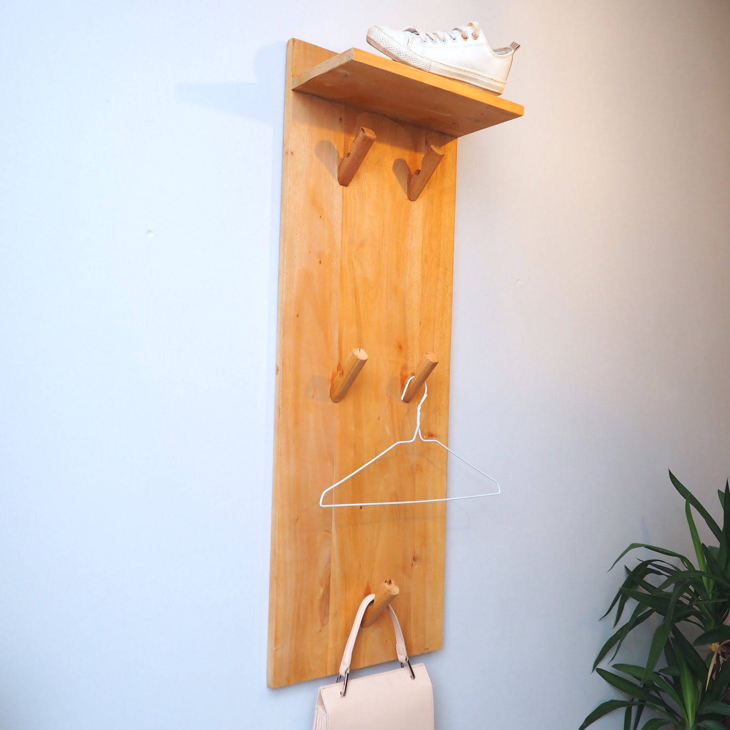 Coat rack with shelf