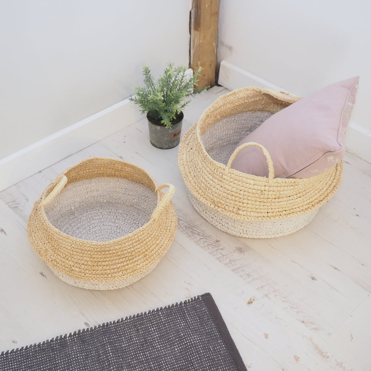 round wicker baskets