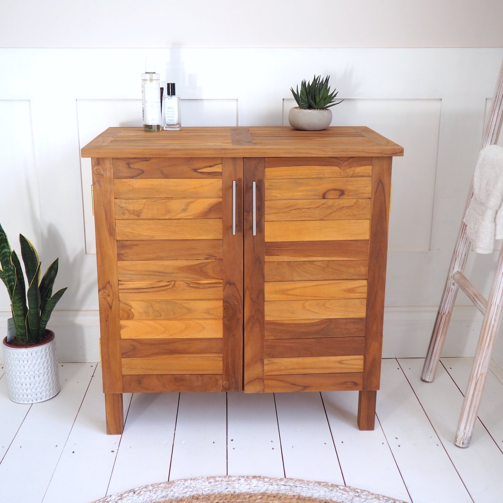 Bathroom Vanity Unit with Doors - Teak Wood - Closed