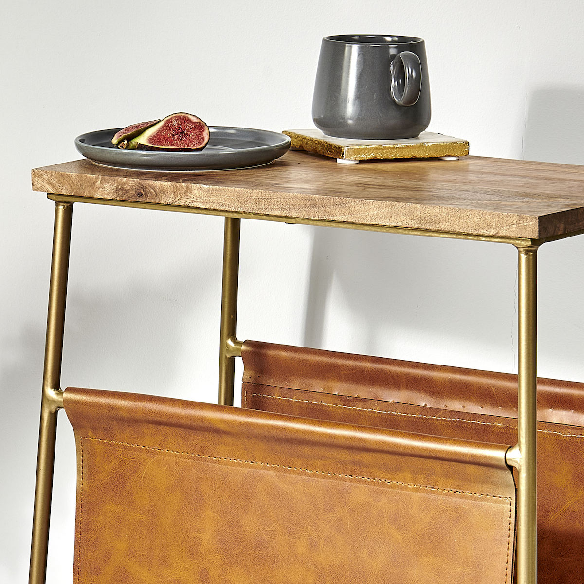 Magazine Rack with Shelf