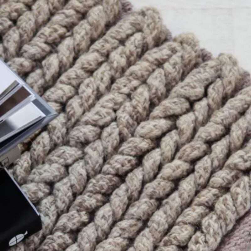 Light Sofia - Cable Knit Hand Woven Rug Wool - Sofia