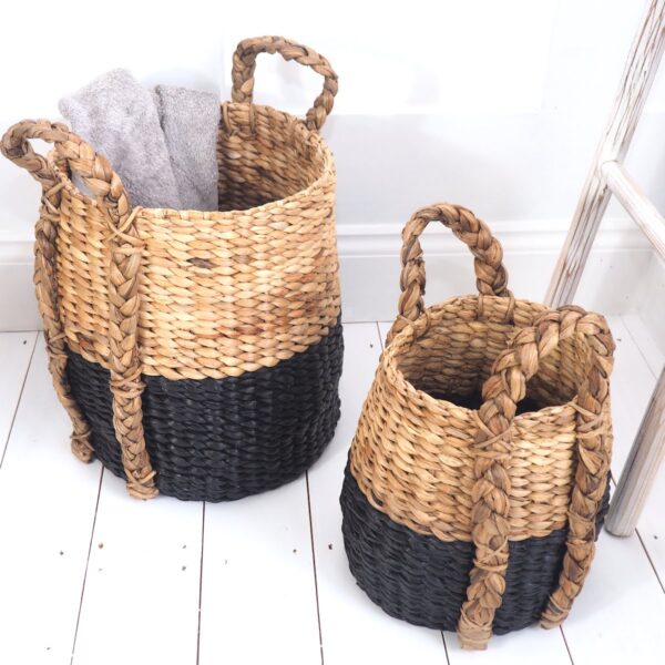 Small wicker baskets set 2