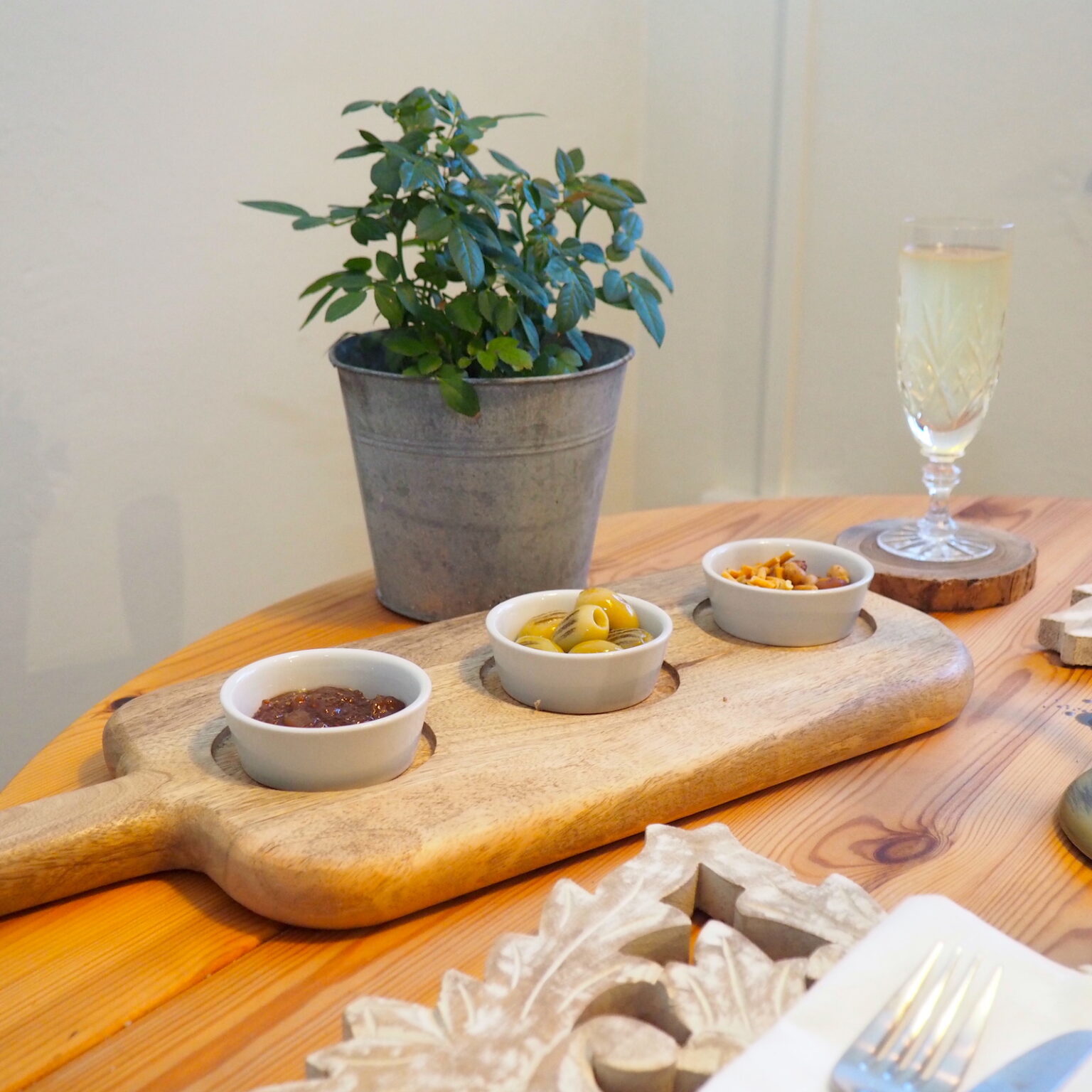 Wooden Tapas Board With Bowls - ZaZa Homes